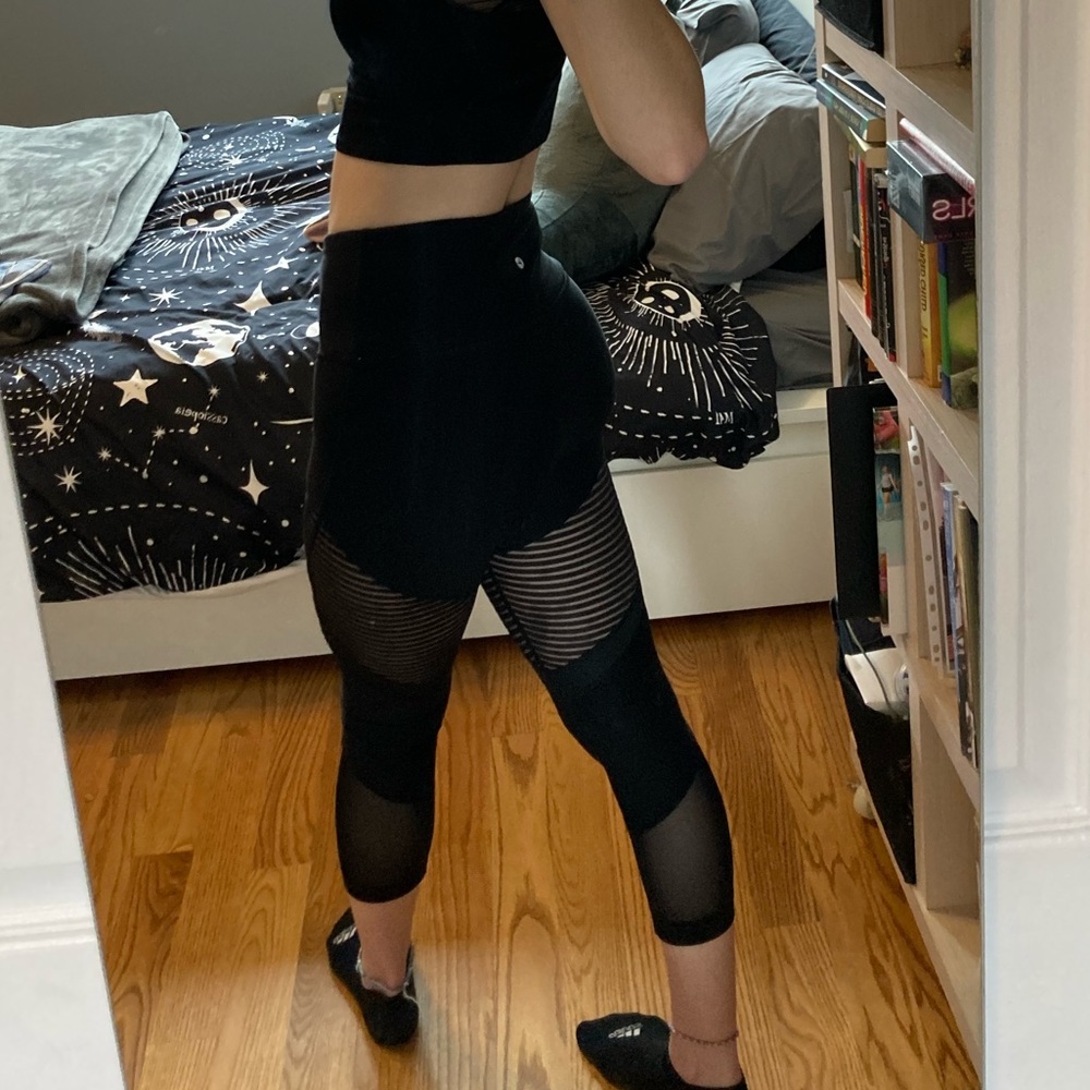 Cut-out 7/8 Leggings - Picture 4 of 5